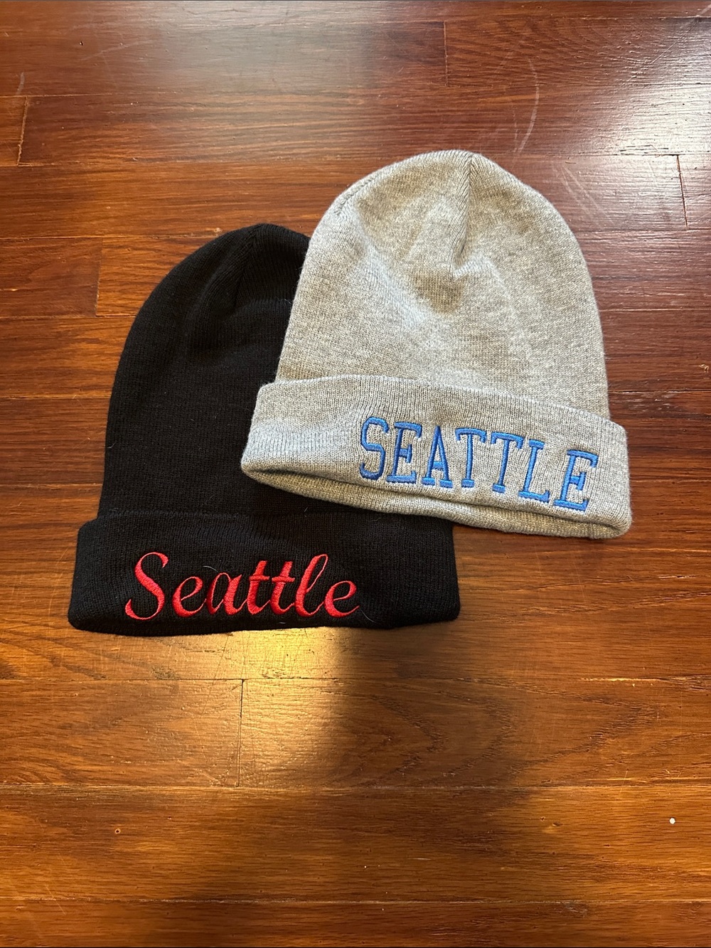 Men’s Seattle Script & Embroidered Beanies - Black & Gray